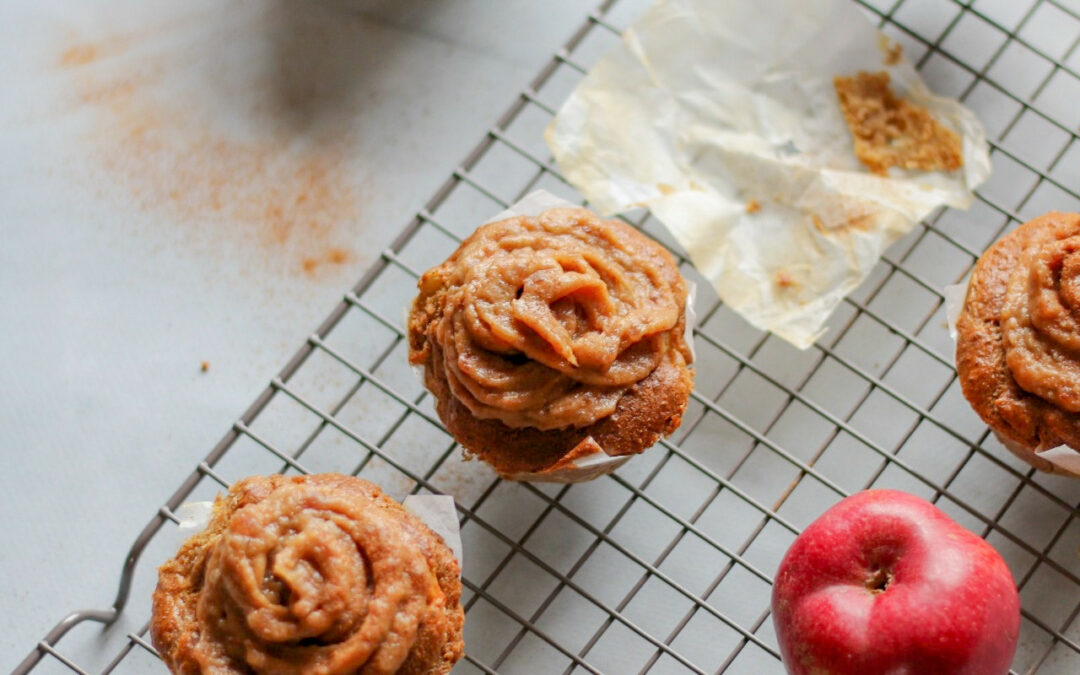 Muffins de maçã e canela (com caramelo de tâmaras)