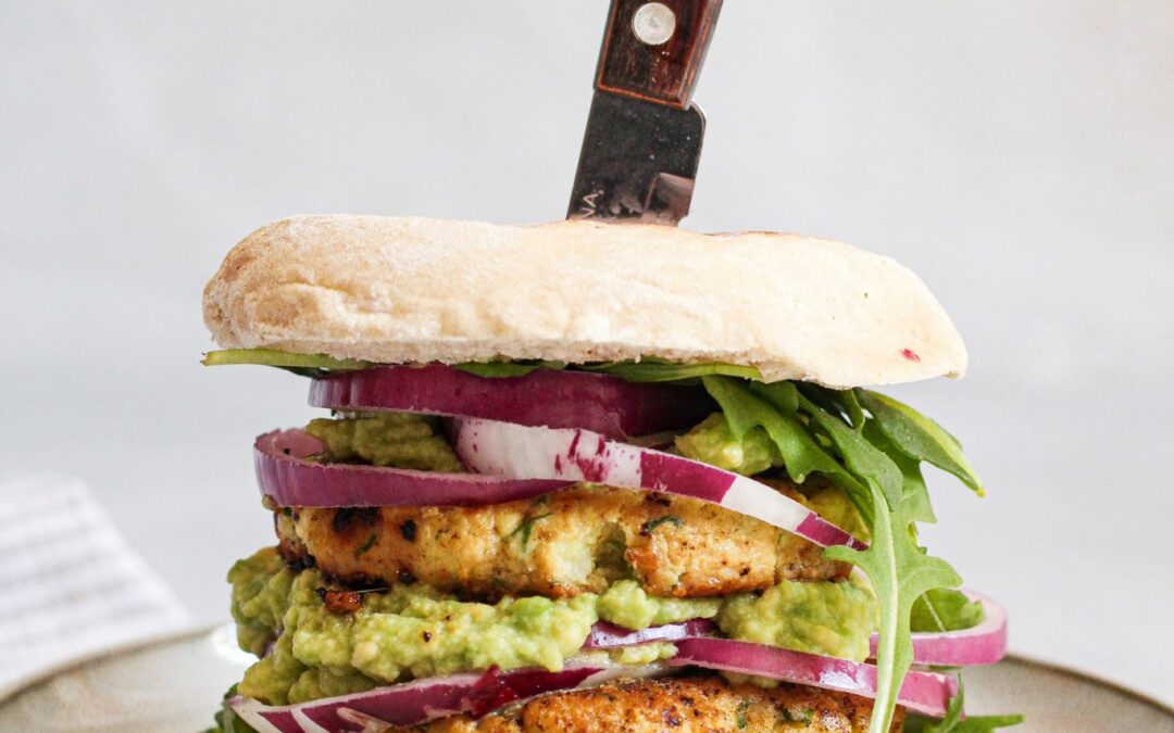 Hambúrguer de pescada em bolo do caco